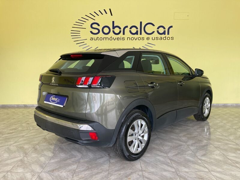 Verde (metalizado) Usado 2019 Peugeot 3008 Active SUV | € 29.000 - Imagem 1/4