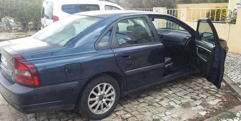 Azul Usado 2000 Volvo S80 Sedan | € 3.500 - Imagem 1/4