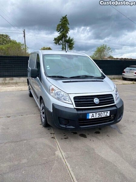 Cinza Usado 2007 Fiat Scudo Monovolume | € 7.499 - Imagem 1/1