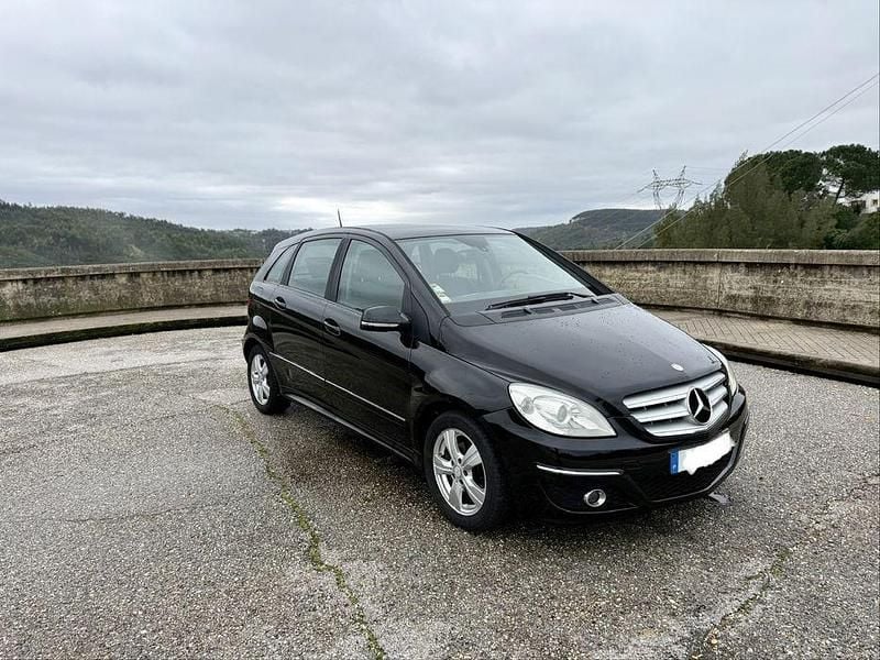 Usado Mercedes B180 109 HP (80 kW) 2009 Monovolume