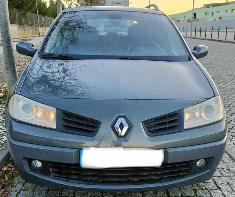 Usado Renault Mégane GrandTour 106 HP (77 kW) 2006 Cinzento Carrinha