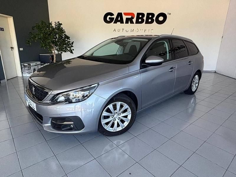 Cinza Usado 2020 Peugeot 308 Style Carrinha | € 14.950 (Preço justo) - Imagem 1/4