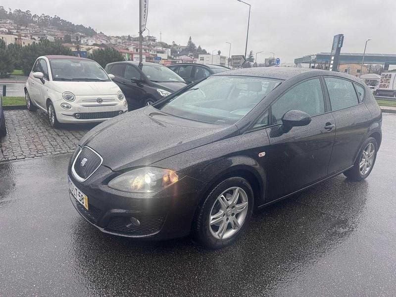 Preto Usado 2011 Seat Leon Sport Citadino | € 7.980 (Preço justo) - Imagem 1/4