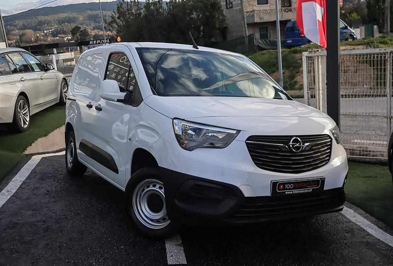 Usado Opel Combo 131 HP (96 kW) 2020 Branco Monovolume