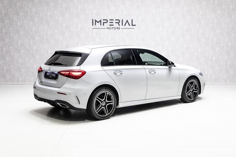 Usado Mercedes A180 AMG line 116 HP (85 kW) 2023 Branco Sedan