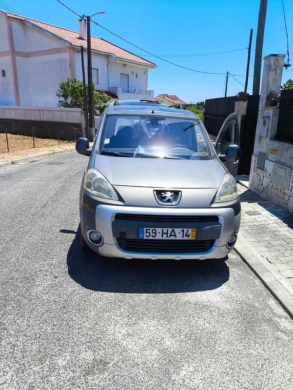 Cinzento Usado 2008 Peugeot Partner Monovolume | € 7.500 - Imagem 1/4