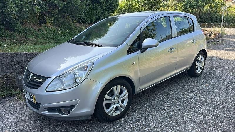 Usado 2010 Opel Corsa Sedan | € 4.990 (Bom preço) - Imagem 1/4