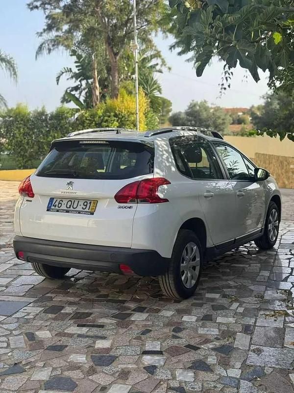 Usado Peugeot 2008 82 HP (60 kW) 2016 Branco SUV