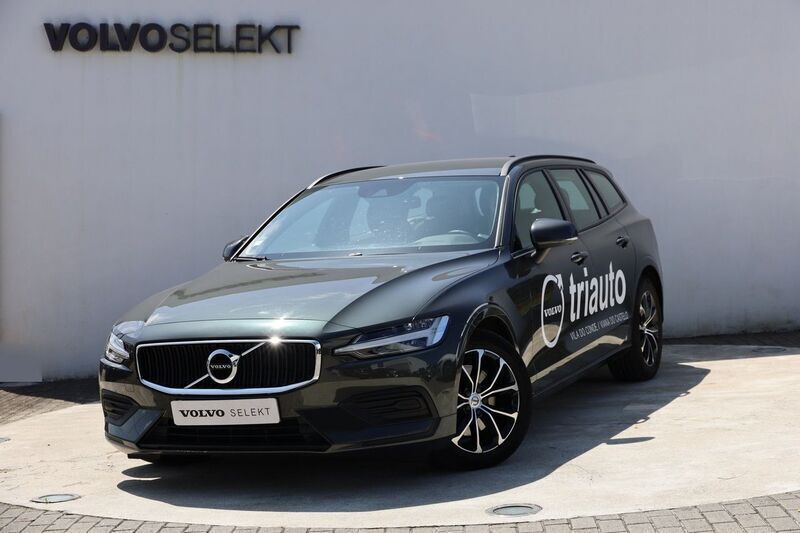 Verde Usado 2022 Volvo V60 Momentum Carrinha | € 35.800 (Preço elevado) - Imagem 1/4