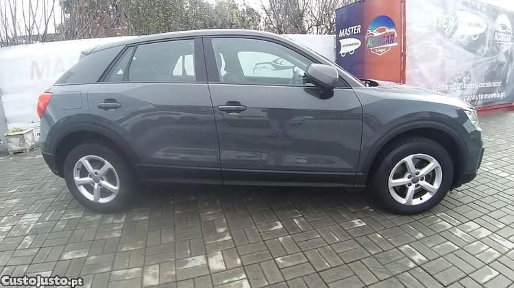 Cinza Usado 2018 Audi Q2 Design SUV | € 18.850 (Preço justo) - Imagem 1/1