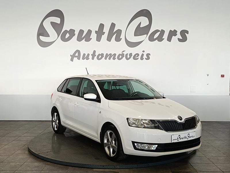 Usado Skoda Rapid 90 HP (66 kW) 2015 Cinzento Citadino