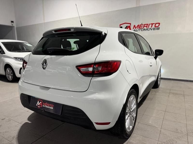 Usado Renault Clio IV 75 HP (55 kW) 2016 Branco