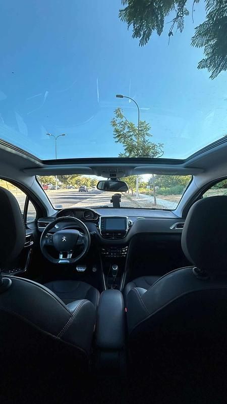 Preto Usado 2019 Peugeot 208 Citadino | € 14.000 (Preço justo) - Imagem 1/4
