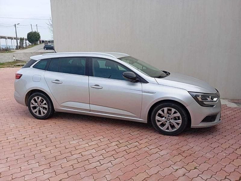 Usado Renault Mégane IV 140 HP (102 kW) 2019 Carrinha