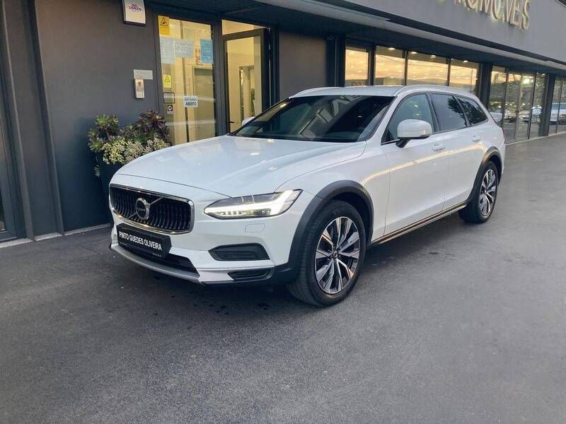 Branco Usado 2020 Volvo V40 CC Carrinha | € 33.900 - Imagem 1/4