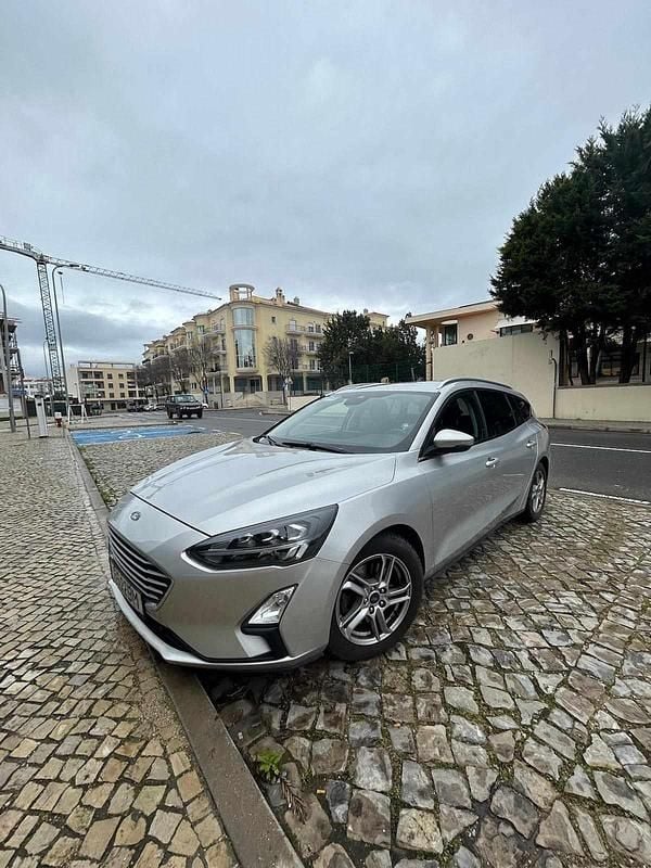 Usado Ford Focus 109 HP (80 kW) 2019 Cinzento Carrinha