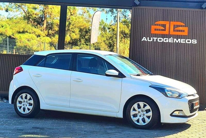 Branco Usado 2018 Hyundai i20 | € 13.990 (Preço elevado) - Imagem 1/4
