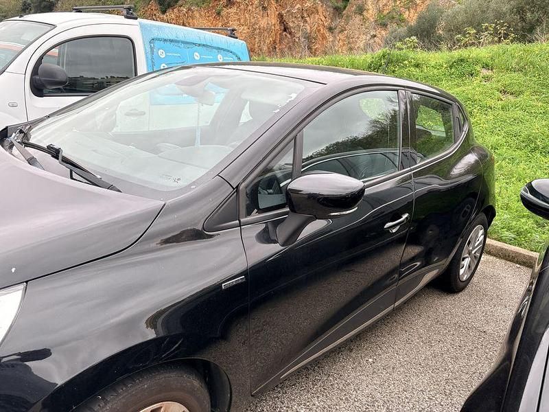 Usado Renault Clio IV 90 HP (66 kW) 2019 Sedan