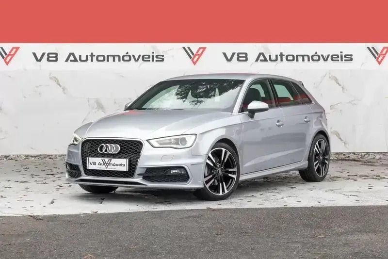 Cinzento Usado 2015 Audi A3 Sportback S-Line Citadino | € 14.490 (Preço justo) - Imagem 1/4