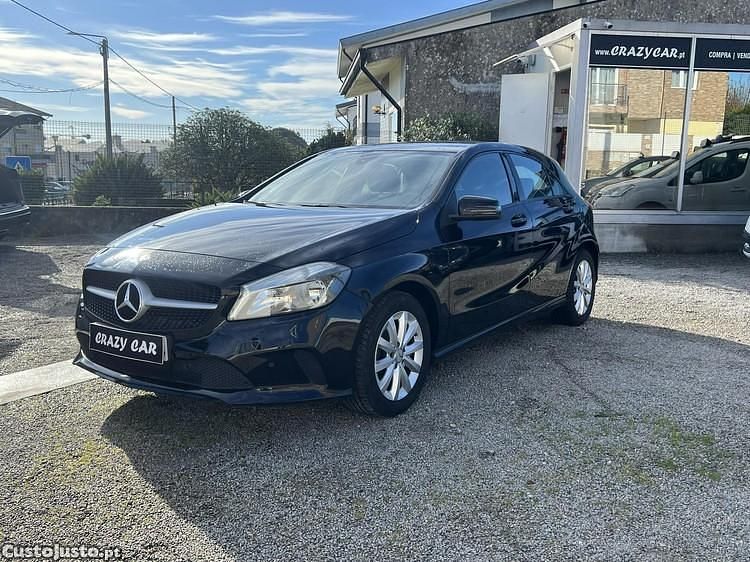 Usado Mercedes A160 90 HP (66 kW) 2016 Preto Citadino