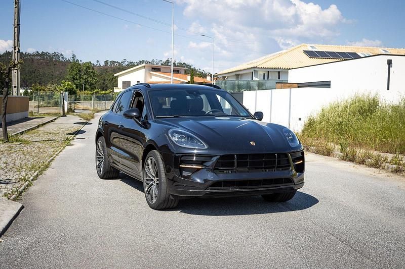 Preto Usado 2019 Porsche Macan SUV | € 65.000 - Imagem 1/4