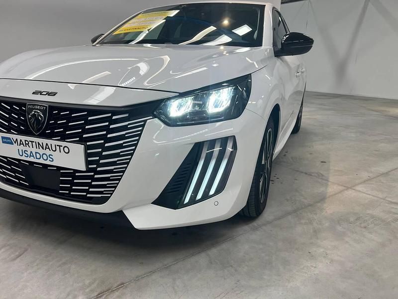 Usado Peugeot 208 Allure 136 HP (100 kW) 2025 Branco Citadino