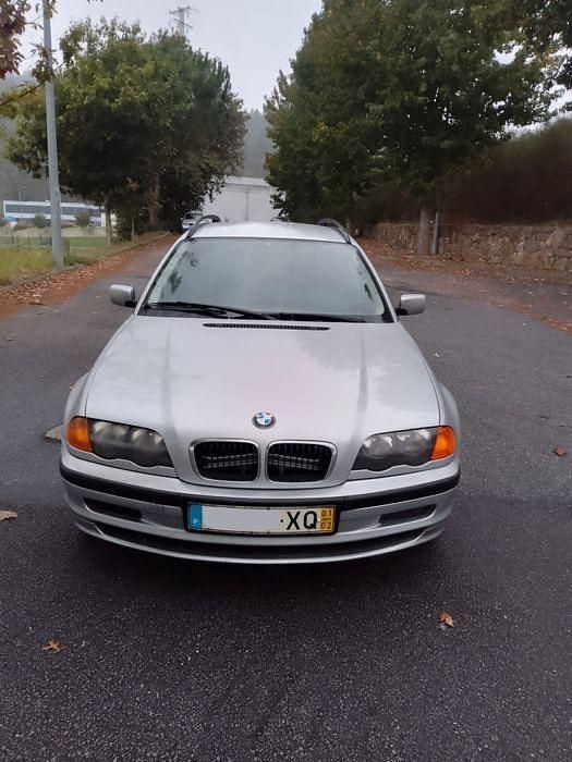 Usado 2001 BMW 320 Sedan | € 3.400 (Preço justo) - Imagem 1/4