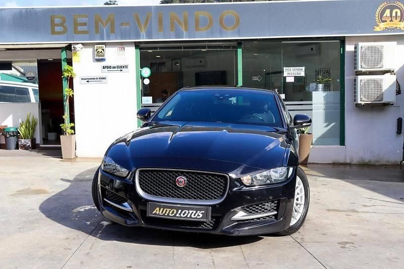 Preto Usado 2018 Jaguar XE R-Sport Sedan | € 18.970 (Preço justo) - Imagem 1/4