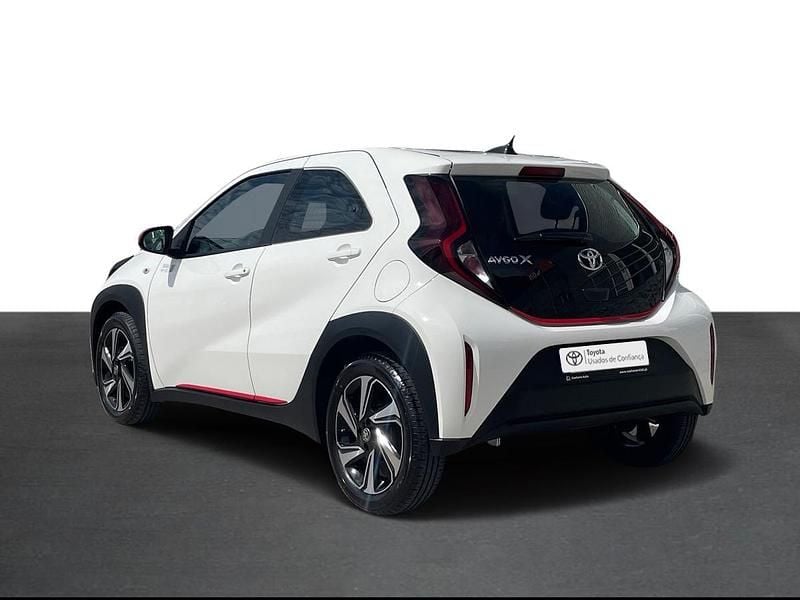 Usado Toyota Aygo X X-play 72 HP (52 kW) 2024 Branco (sólida) SUV