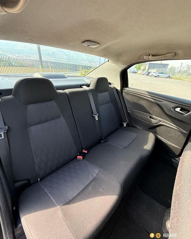 Usado Citroën C-Elysee I Exclusive 100 HP (73 kW) 2016 Preto Sedan