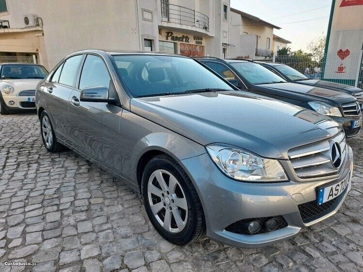 Cinza Usado 2012 Mercedes C200 Avantgarde Sedan | € 12.999 (Preço justo) - Imagem 1/1