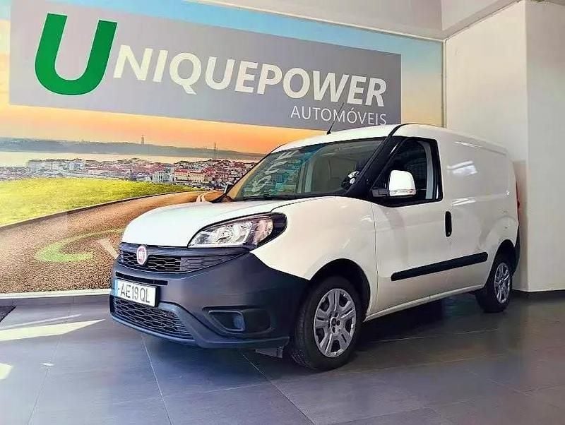 Branco Usado 2020 Fiat Doblò Easy Monovolume | € 9.900 (Bom preço) - Imagem 1/4