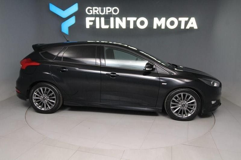 Preto Usado 2017 Ford Focus ST-Line | € 13.490 (Preço justo) - Imagem 1/4