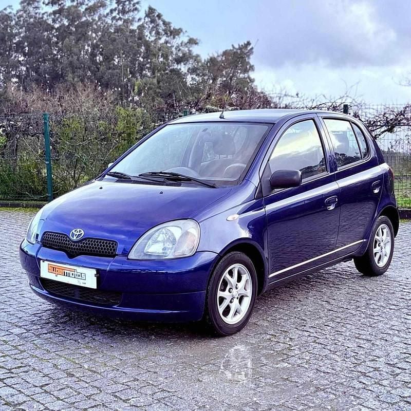 Azul Usado 2001 Toyota Yaris | € 2.950 (Caro) - Imagem 1/4
