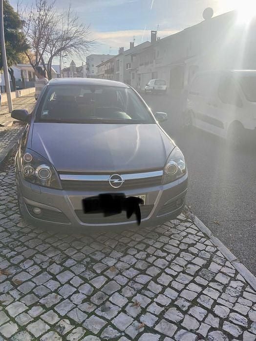 Usado 2005 Opel Astra Sedan | € 3.000 - Imagem 1/4