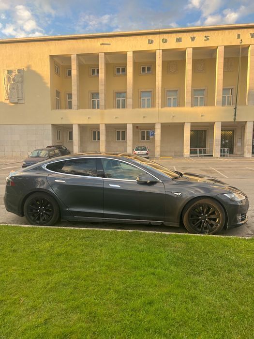 Usado 2015 Tesla Model S Sedan | € 17.000 (Bom preço) - Imagem 1/4