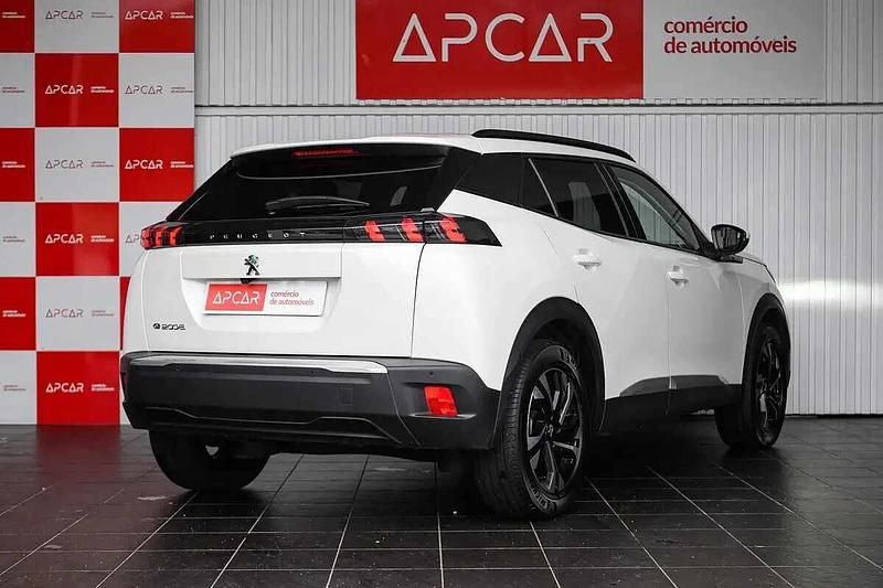 Usado Peugeot e-2008 Allure 100 kW (136 HP) 2021 Branco SUV