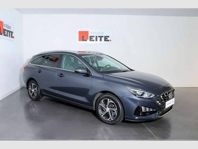 Usado Hyundai i30 Style 120 HP (88 kW) 2021 Amazon grey (metalizado) Carrinha