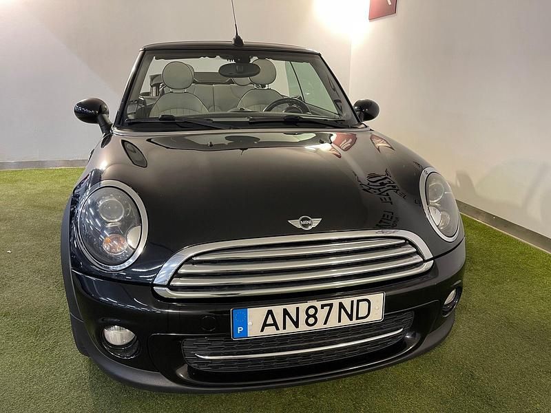 Usado Mini Cooper D Cabriolet 112 HP (82 kW) 2011 Preto Cabrios