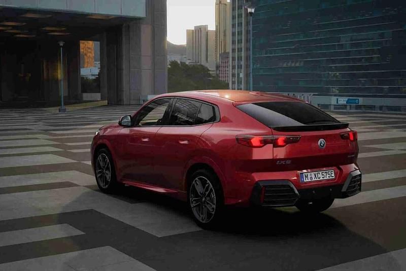 Novo BMW iX2 Comfort Edition 150 kW (204 HP) 2025 Vermelho SUV