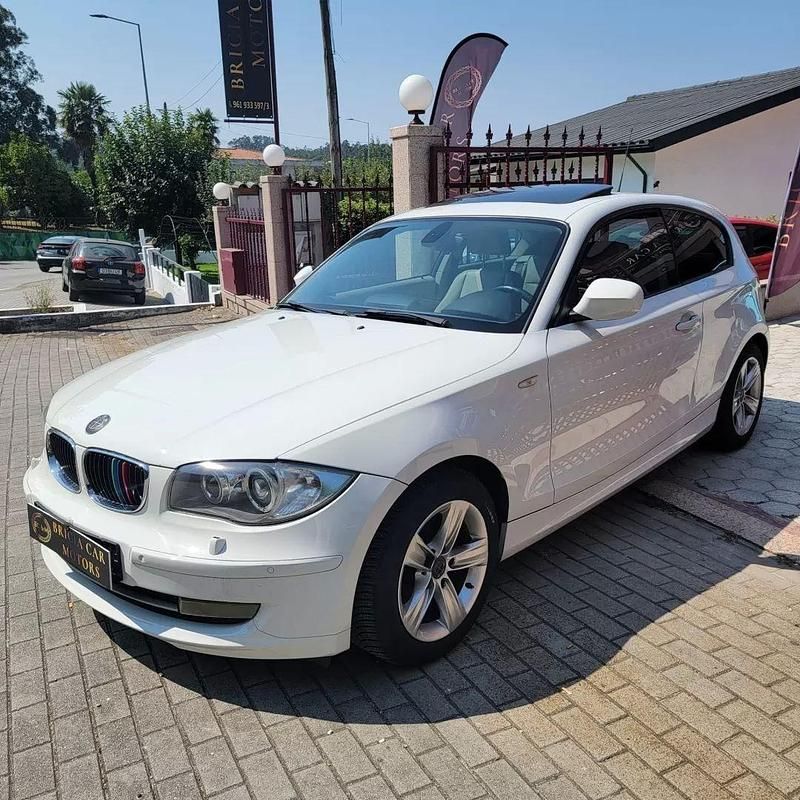 Usado BMW 116 Lifestyle 122 HP (89 kW) 2010 Branco Citadino