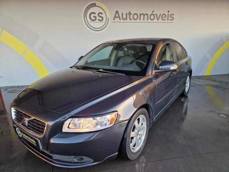 Cinzento Usado 2009 Volvo S40 Sedan | € 6.750 (Preço justo) - Imagem 1/4