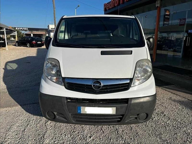 Usado Opel Vivaro 114 HP (83 kW) 2008 Branco Monovolume