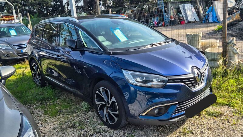 Azul Usado 2018 Renault Scénic IV Bose Edition Monovolume | € 21.900 (Caro) - Imagem 1/4