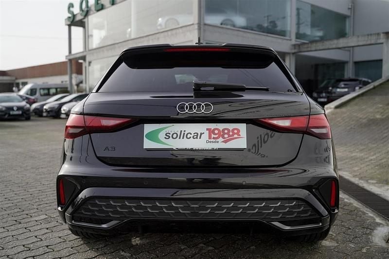 Usado Audi A3 116 HP (85 kW) 2025 Preto