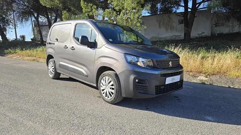 Cinzento Usado 2021 Peugeot Partner Van | € 14.900 (Preço justo) - Imagem 1/4