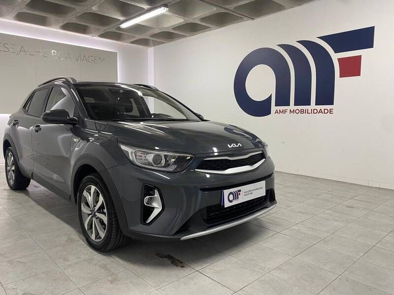 Cinzento Usado 2023 Kia Stonic SUV | € 15.999 (Preço justo) - Imagem 1/4