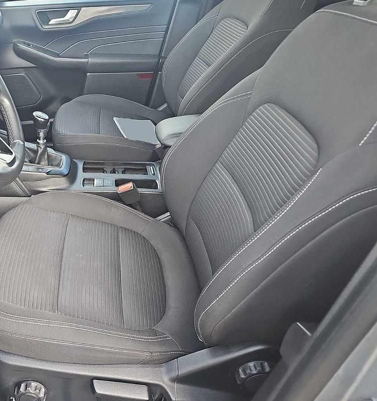 Usado Ford Kuga Titanium 120 HP (88 kW) 2022 Cinza SUV