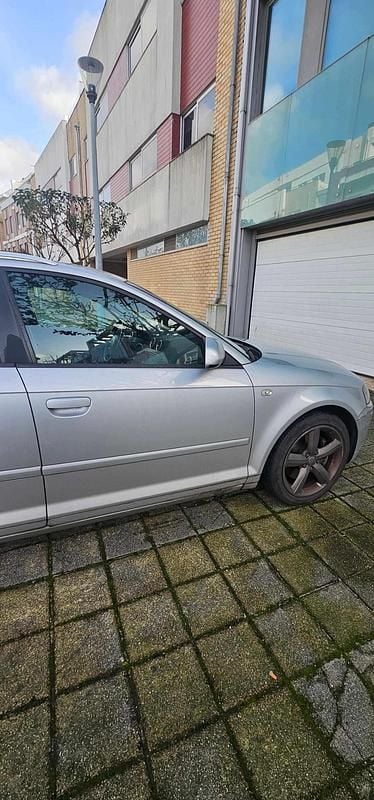 Usado Audi A3 170 HP (125 kW) 2008 Cinzento Citadino