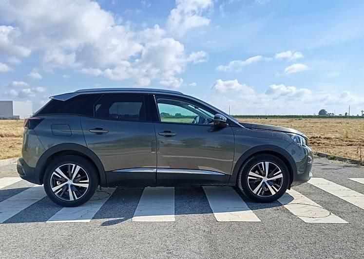 Cinzento Usado 2019 Peugeot 3008 | € 17.990 (Super Preço) - Imagem 1/4